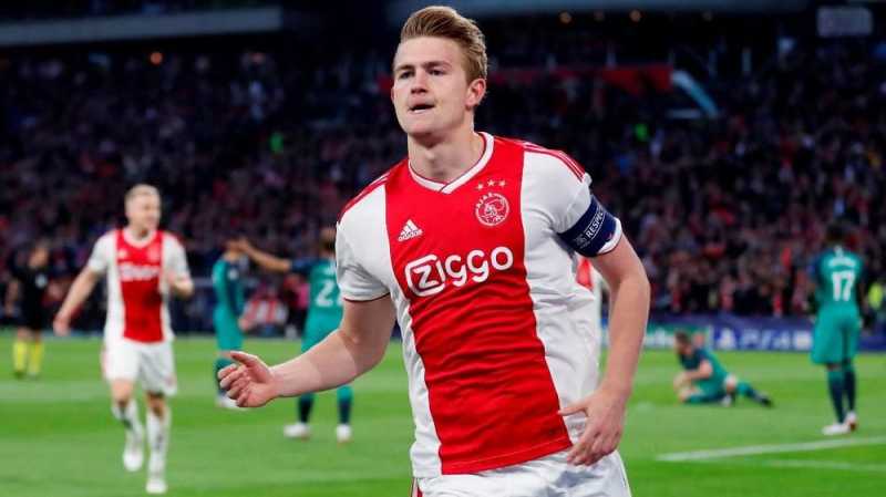 5 Transfer yang Bisa Bikin Barcelona Makin Menakutkan 5 Transfer yang Bisa Bikin Barcelona Makin Menakutkan