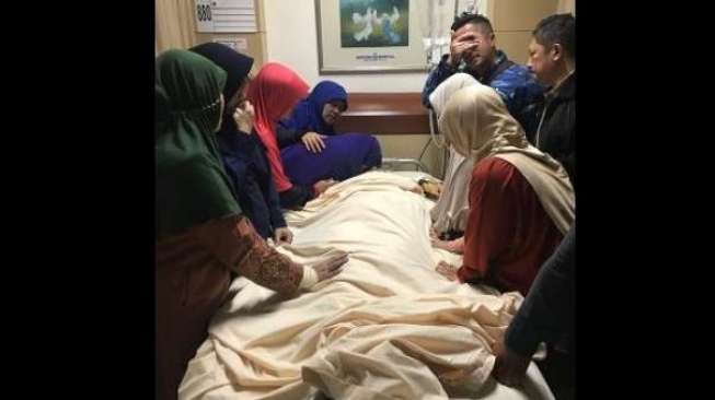 Penyesalan Irfan Hakim saat Ayah Meninggal Dunia Penyesalan Irfan Hakim saat Ayah Meninggal Dunia