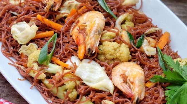 Gurih dan Sehatnya Bihun Beras Merah Digoreng dengan Udang Gurih dan Sehatnya Bihun Beras Merah Digoreng dengan Udang
