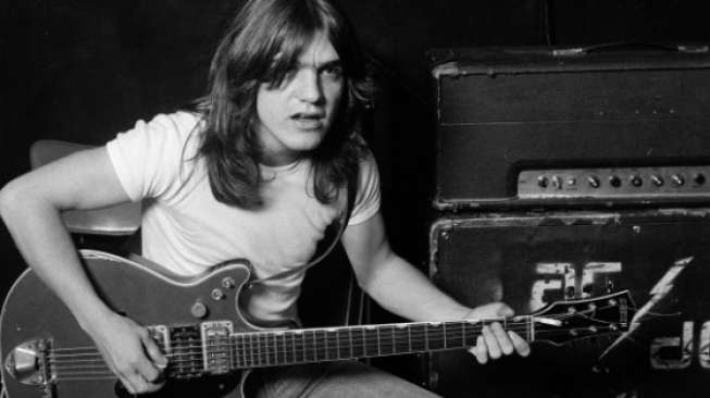 Gitaris AC/DC Meninggal Dunia Akibat Demensia