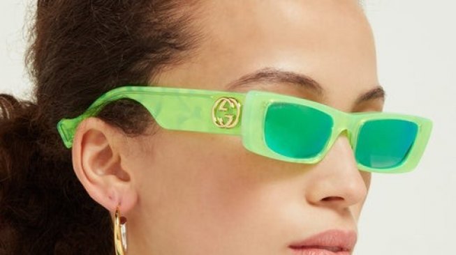Gucci Luncurkan Kacamata Neon untuk Libur Musim Panas