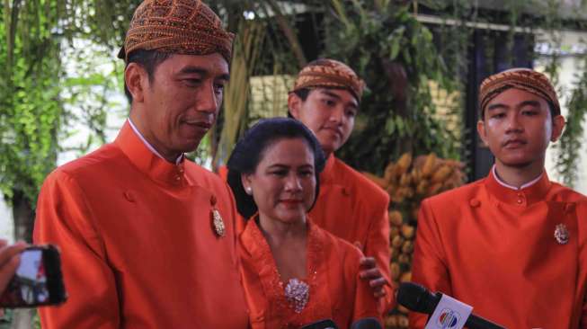 Pesan Jokowi Buat Kahiyang Sebelum Disunting Bobby: Sabar, Tabah