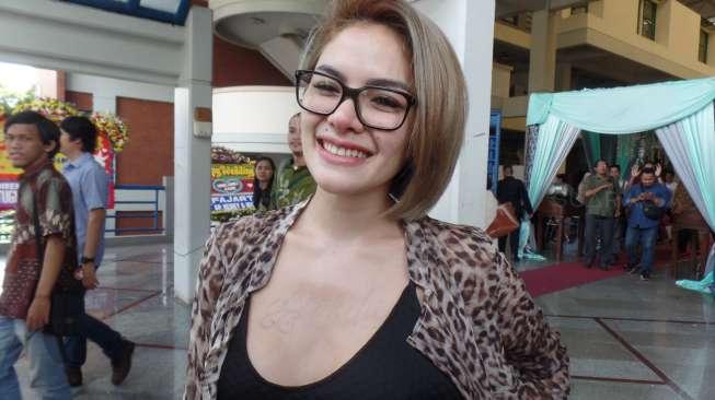 Nikita Mirzani Lakukan Ini Usai Nonton Film Maria Ozawa