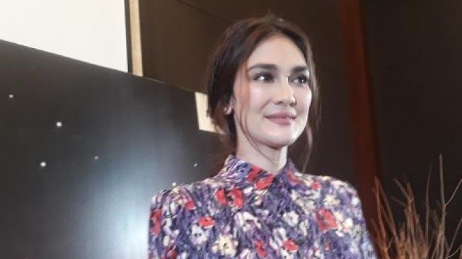 Bernilai Puluhan Juta, Ini Deretan Busana Mewah Luna Maya Bernilai Puluhan Juta, Ini Deretan Busana Mewah Luna Maya