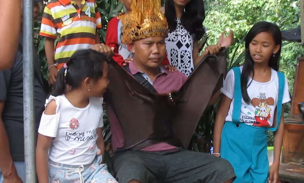 Menyambangi Wisata Kalong di Alas Kedaton, Bali