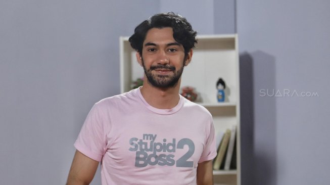 Reza Rahadian Pernah Tolak Tawaran Go International, Ini Alasannya