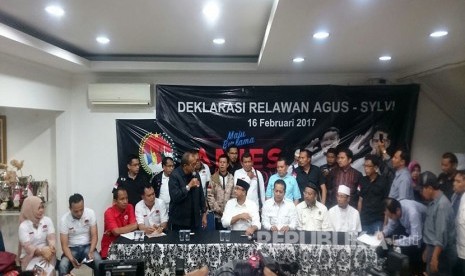 Relawan Agus-Sylvi Alihkan Dukungan ke Anies-Sandi Relawan Agus-Sylvi Alihkan Dukungan ke Anies-Sandi