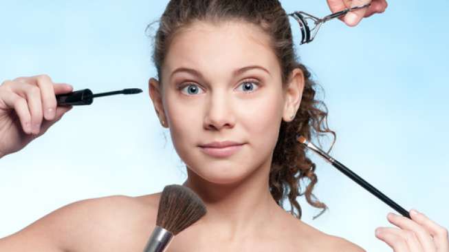 Banyak Remaja Pakai "Makeup" ke Sekolah, Apa Kata Psikolog?