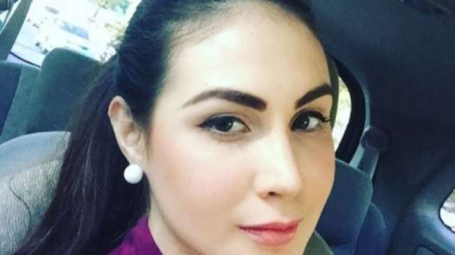 Cantiknya Arumi Bachsin Saat Dampingi Emil Dardak Bertugas