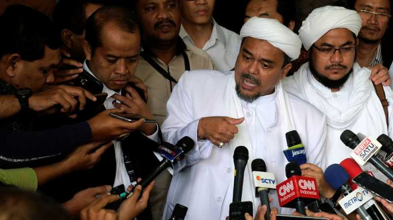Suara Rizieq Shihab Terdengar di Tabligh Akbar Garut Suara Rizieq Shihab Terdengar di Tabligh Akbar Garut