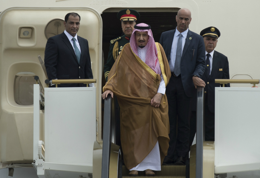  Fantastis, Harga Jubah Raja Salman Termahal Sedunia 