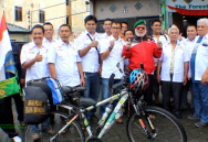 Pakai Sepeda, Pria Tua Badui Ini Mengunjungi 29 Provinsi Pakai Sepeda, Pria Tua Badui Ini Mengunjungi 29 Provinsi