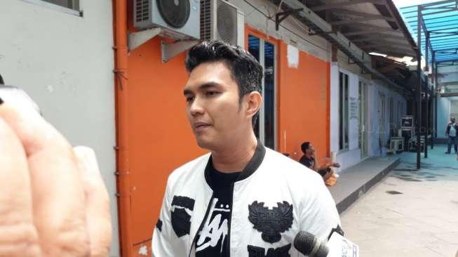 Aldi Taher Sembuh dari Kanker Berkat Doa Istri Aldi Taher Sembuh dari Kanker Berkat Doa Istri