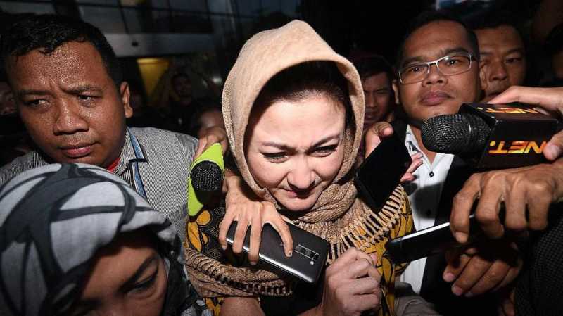 Istri Setya Novanto Resmi Dicekal ke Luar Negeri Istri Setya Novanto Resmi Dicekal ke Luar Negeri