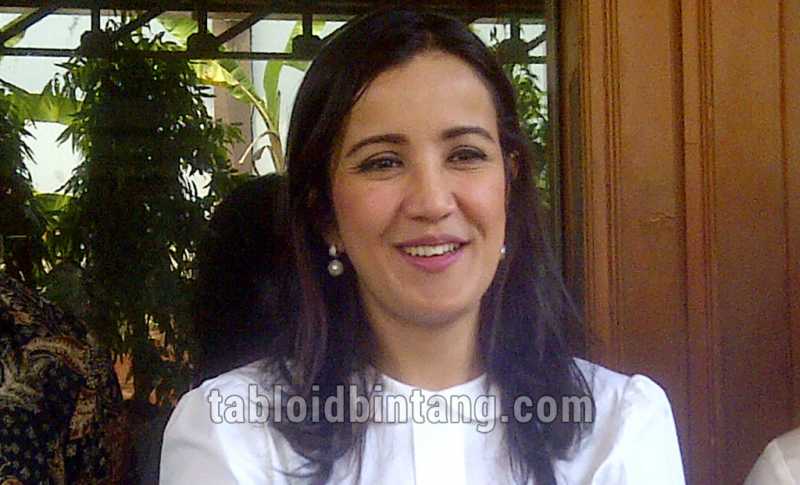 Andi Soraya Rayakan 4 Bulan Kehamilan, Netizen: Siapa Bapaknya? Andi Soraya Rayakan 4 Bulan Kehamilan, Netizen: Siapa Bapaknya?