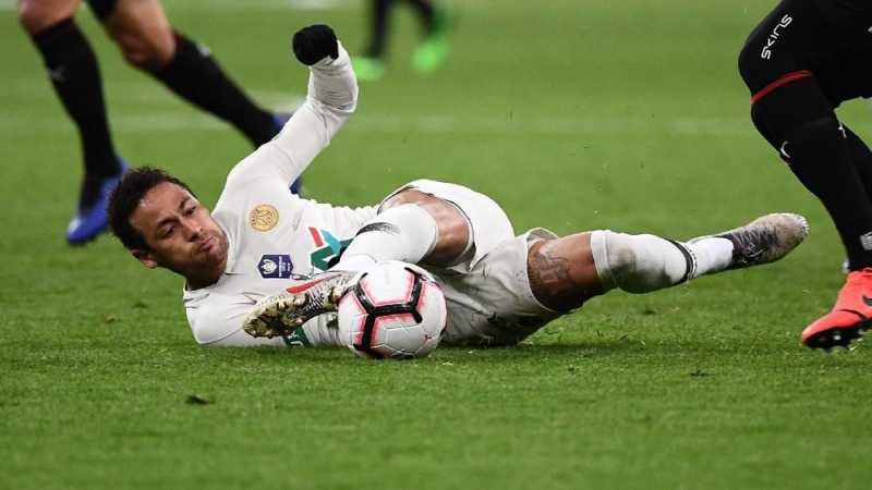 Kehilangan Neymar, PSG Bidik Sane Kehilangan Neymar, PSG Bidik Sane