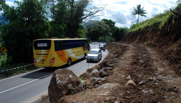 Hadapi Macet Mudik, Ada Jalur Alternatif Tol Grinsing Hadapi Macet Mudik, Ada Jalur Alternatif Tol Grinsing