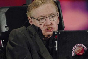 Stephen Hawking berujar, "Amin", dan bersimpuh di hadapan Tuhan Stephen Hawking berujar, "Amin", dan bersimpuh di hadapan Tuhan