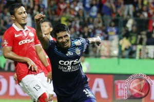 Pesepakbola Esteban Vizcarra jadi WNI Pesepakbola Esteban Vizcarra jadi WNI