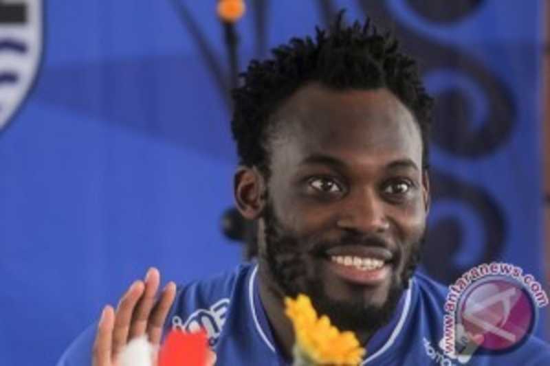 Persib Enggan Beberkan Nilai Kontrak Essien