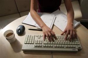Risiko jika pulang kerja masih cek email Risiko jika pulang kerja masih cek email