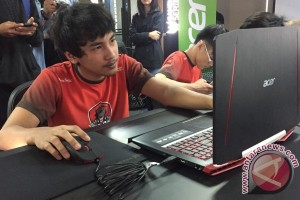 Gamer Remaja Profesional dengan Pendapatan Ratusan Juta Rupiah Gamer Remaja Profesional dengan Pendapatan Ratusan Juta Rupiah