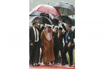 Jokowi Kecewa Payungi Raja Salman Jokowi Kecewa Payungi Raja Salman