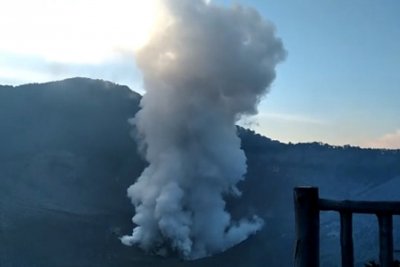 Gunung Tangkuban Parahu Kembali Erupsi Kamis Malam 1 Agustus 2019