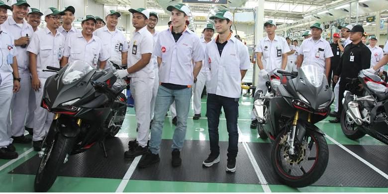 Marquez dan Pedrosa Jadi 'Buruh Pabrik' Honda Marquez dan Pedrosa Jadi 'Buruh Pabrik' Honda