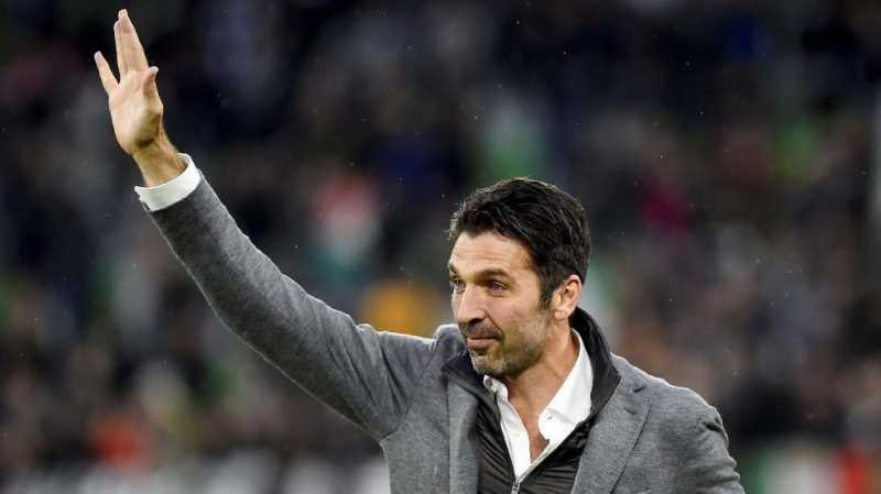 Buffon Blunder Unggah Foto di Dalam Mobil