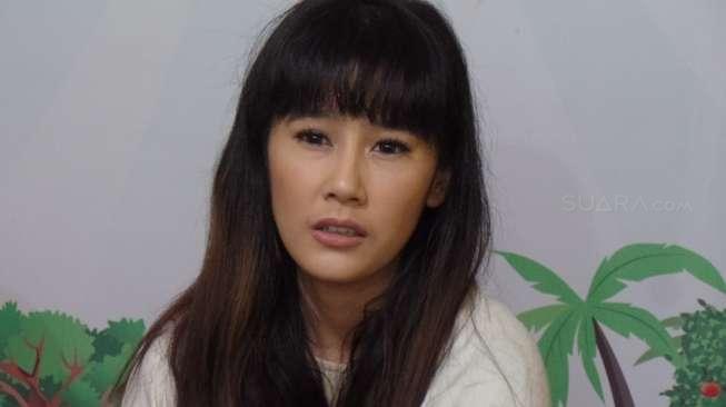 Ardina Rasti Ungkap Perceraian Orangtuanya Ardina Rasti Ungkap Perceraian Orangtuanya