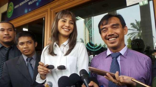 Penyebab Kirana Larasati Gugat Cerai Suami Penyebab Kirana Larasati Gugat Cerai Suami