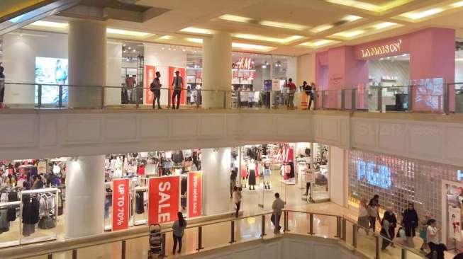 Lift Grand Indonesia Mall Macet, Sembilan Orang Terjebak Lift Grand Indonesia Mall Macet, Sembilan Orang Terjebak