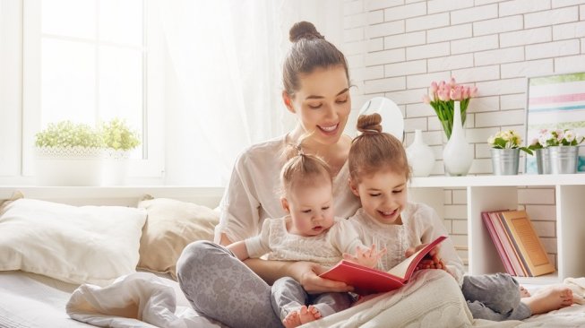 Latih Stimulasi Anak dengan Dongeng, Yuk, Mom!