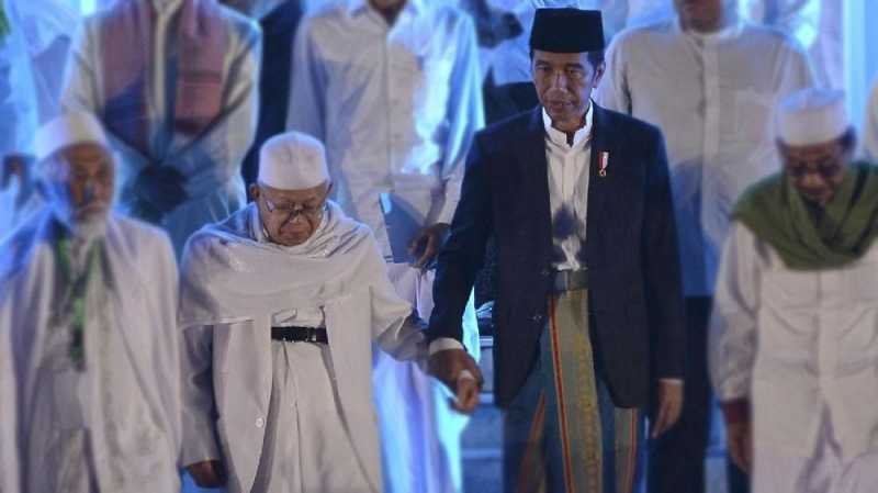Selawat dan Mobil Hias Jadi Pengiring Jokowi-Maruf ke KPU Selawat dan Mobil Hias Jadi Pengiring Jokowi-Maruf ke KPU