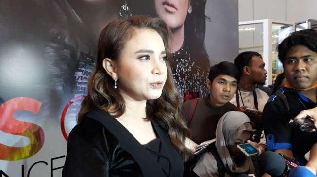 Konser Ayat Ayat Cinta Obati Pecinta Film Ayat Ayat Cinta Konser Ayat Ayat Cinta Obati Pecinta Film Ayat Ayat Cinta