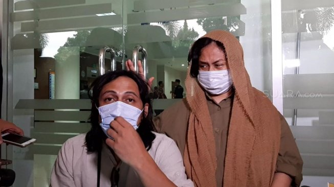 Sulit Bicara karena Tumor, Ria Irawan Tunjukkan Semangat ke Wartawan