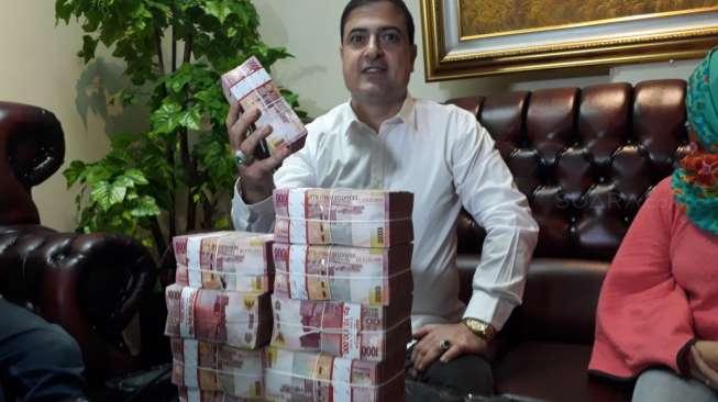 Ini Dia Duit Rp1 M Buat Hadiah Penemu Perusak Bunga Setnov Ini Dia Duit Rp1 M Buat Hadiah Penemu Perusak Bunga Setnov