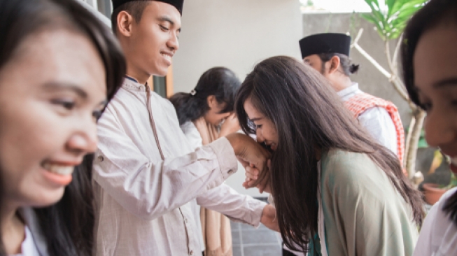 Cuma Modal Piring, Tips Menjawab Kapan Nikah ala Putri Keraton Jogja