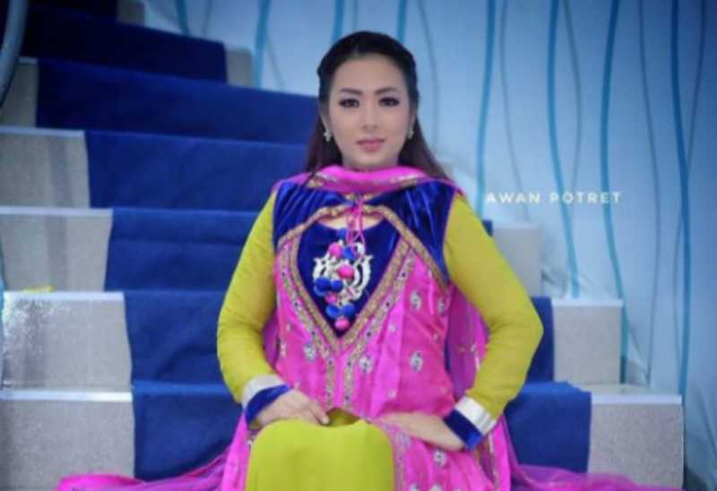 Pantang Gengsi, Anak Soimah Berjualan Baju di Pasar Malam Pantang Gengsi, Anak Soimah Berjualan Baju di Pasar Malam