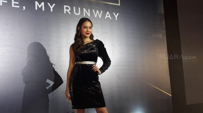 Wajahnya Bule Banget, 5 Potret Chelsea Adik Pevita Pearce yang Jarang Terekspos Wajahnya Bule Banget, 5 Potret Chelsea Adik Pevita Pearce yang Jarang Terekspos