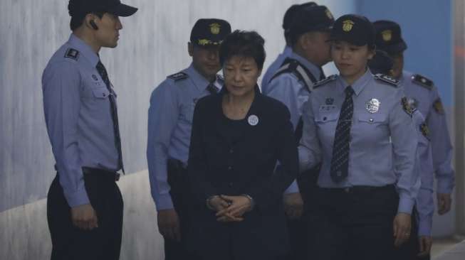 Perempuan Pertama yang Jadi Presiden Korsel Dihukum Bui 24 Tahun Perempuan Pertama yang Jadi Presiden Korsel Dihukum Bui 24 Tahun