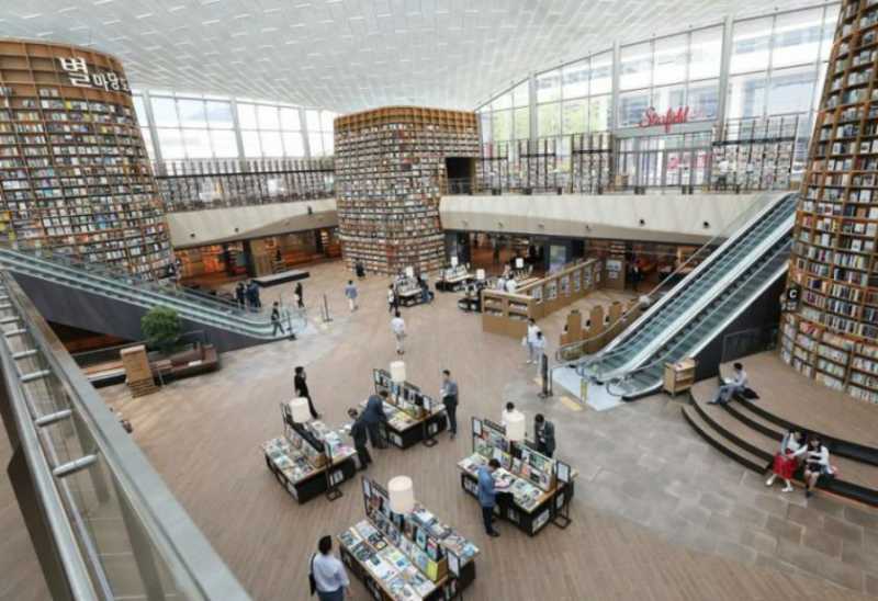 Nge-Mall Sambil Baca Buku di Perpustakaan Hogwarts Nge-Mall Sambil Baca Buku di Perpustakaan Hogwarts
