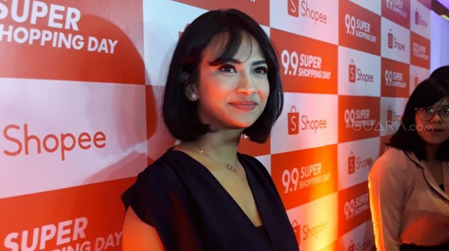 Ditanya Isu Pernah akan Dijual Ayahnya, Ini Kata Vanessa Angel Ditanya Isu Pernah akan Dijual Ayahnya, Ini Kata Vanessa Angel