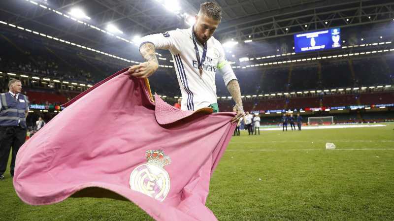 Sergio Ramos Menikmati Liburan Bersama Hiu Sergio Ramos Menikmati Liburan Bersama Hiu