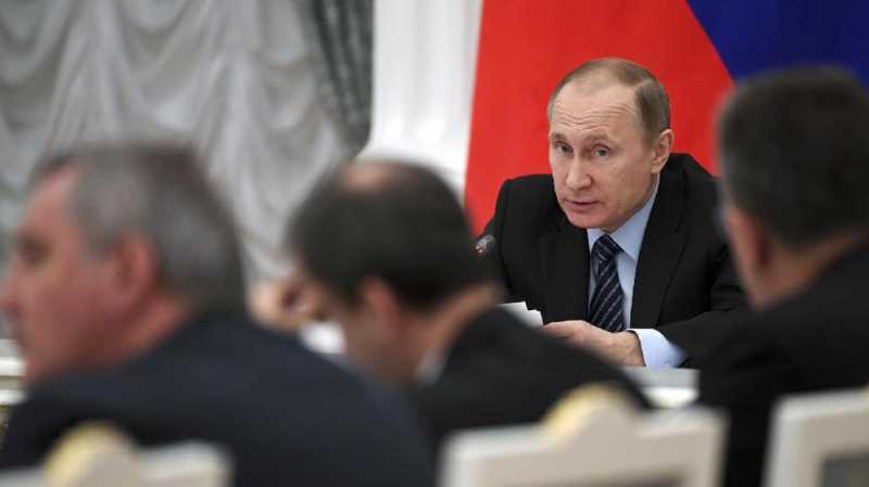 Kartu Identitas Putin saat Jadi Mata-mata Ditemukan di Jerman Kartu Identitas Putin saat Jadi Mata-mata Ditemukan di Jerman
