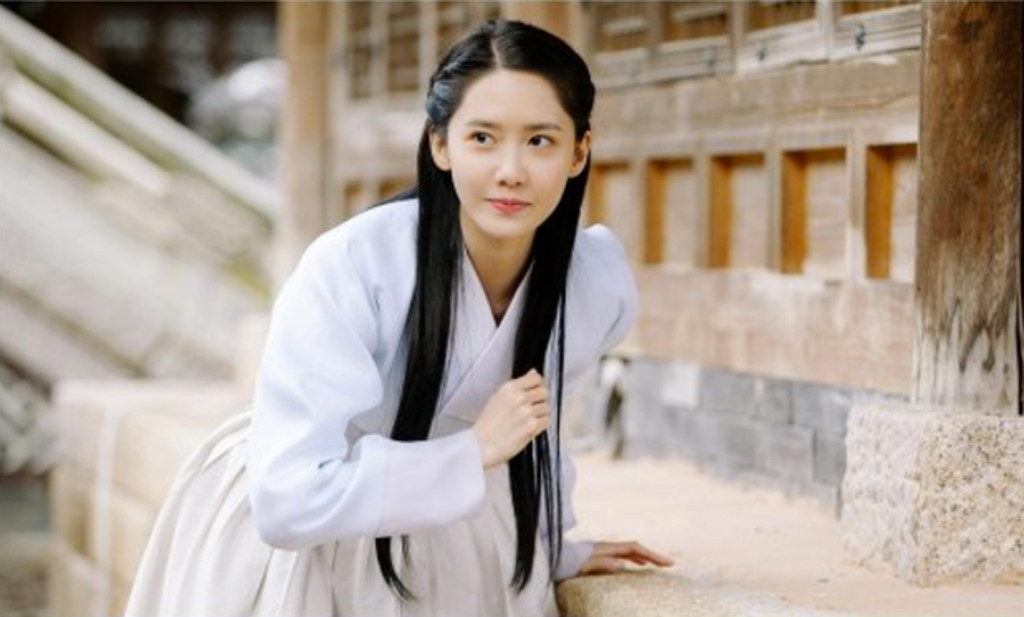 Cantiknya YoonA “SNSD” Mengenakan Hanbok di Serial Terbaru