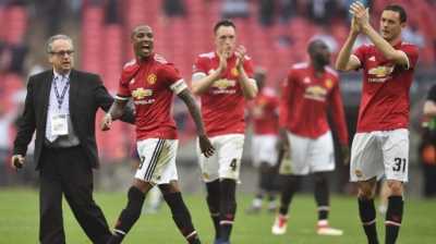 Kisah Pilu di Balik Mahalnya Jersey Manchester United