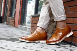 Nggak Sembarangan, Ternyata Pakai Sepatu Ada Aturannya. Cowok Wajib Tahu 4 Hal Ini! Nggak Sembarangan, Ternyata Pakai Sepatu Ada Aturannya. Cowok Wajib Tahu 4 Hal Ini!