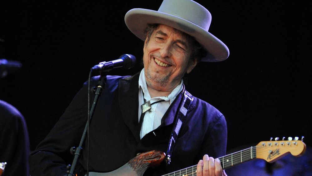 Musisi Bob Dylan Buka Perpustakaan Wiski pada 2020